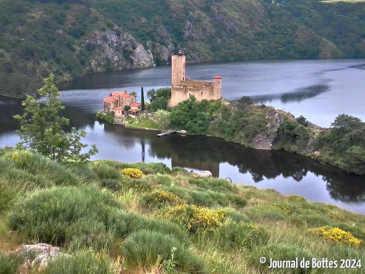 île et château de Grangent